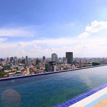 Eastland Hotel & Apartment Phnom Penh Exteriör bild