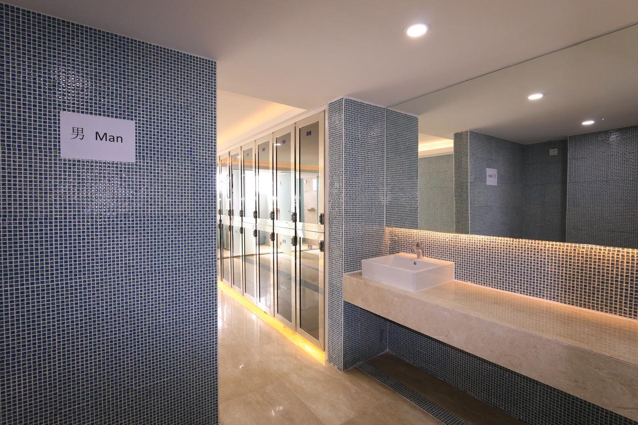 Eastland Hotel & Apartment Phnom Penh Exteriör bild