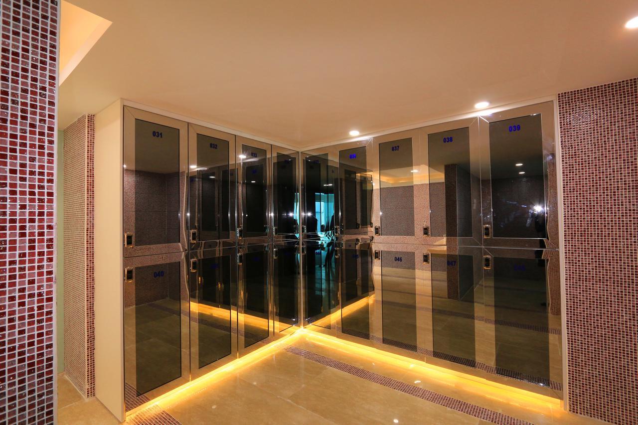 Eastland Hotel & Apartment Phnom Penh Exteriör bild