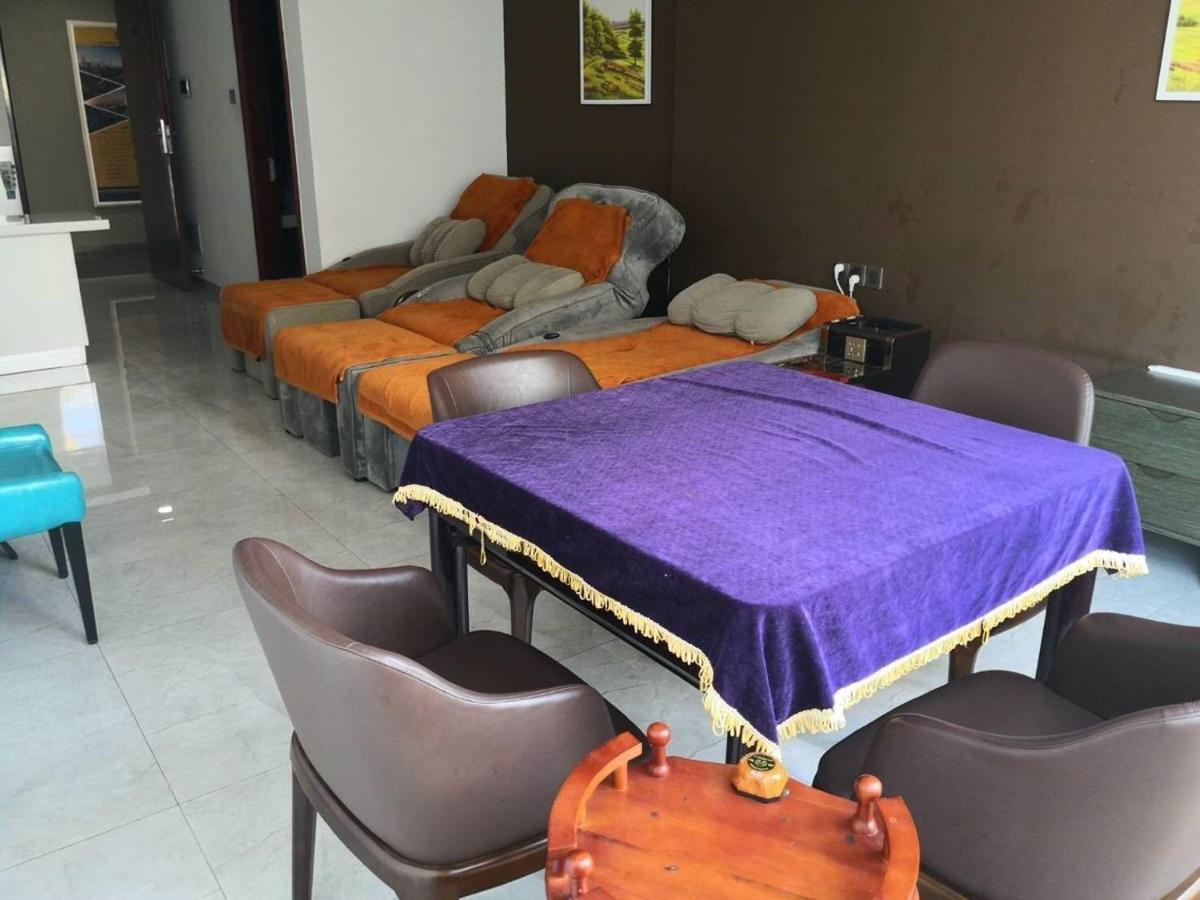 Eastland Hotel & Apartment Phnom Penh Exteriör bild